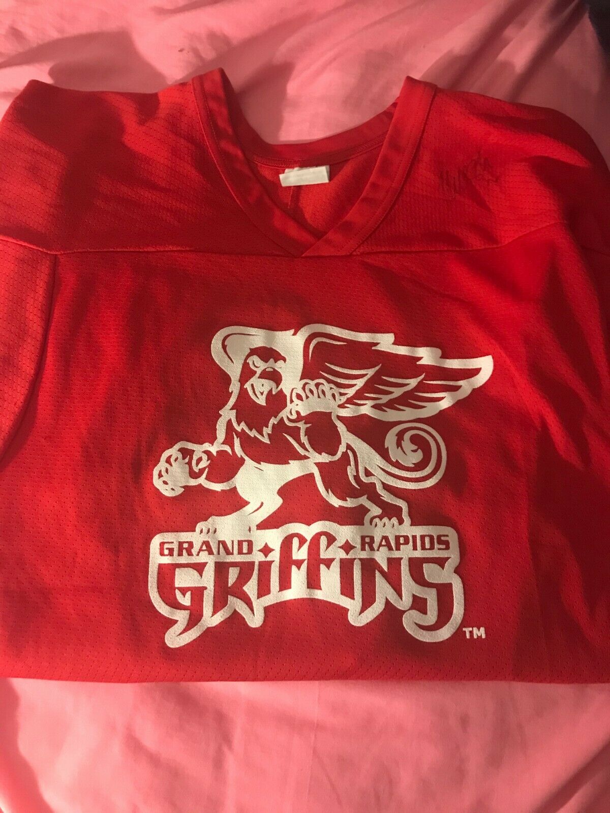 Grand Rapids Griffins Adult Small Ccm Practice Jersey With Autograph