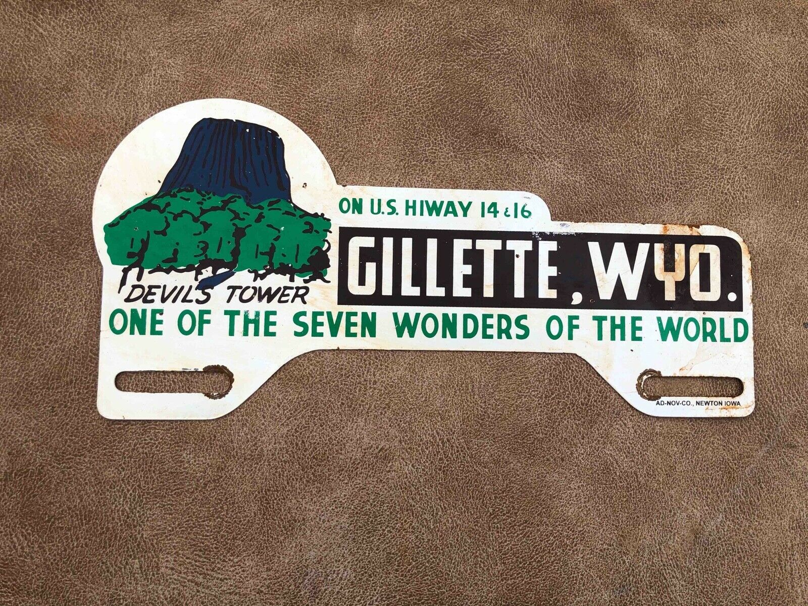 Used Devils Tower Gillette Wyoming Painted Metal Souvenir License Plate Topper